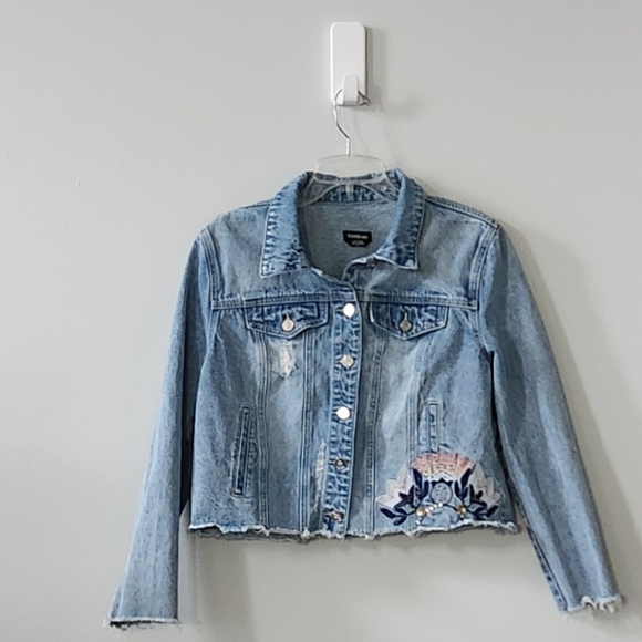 BeBe Women's Denim Jacket with Floral Embroidery And Rhinestones & Pockets - Picture 3 of 9